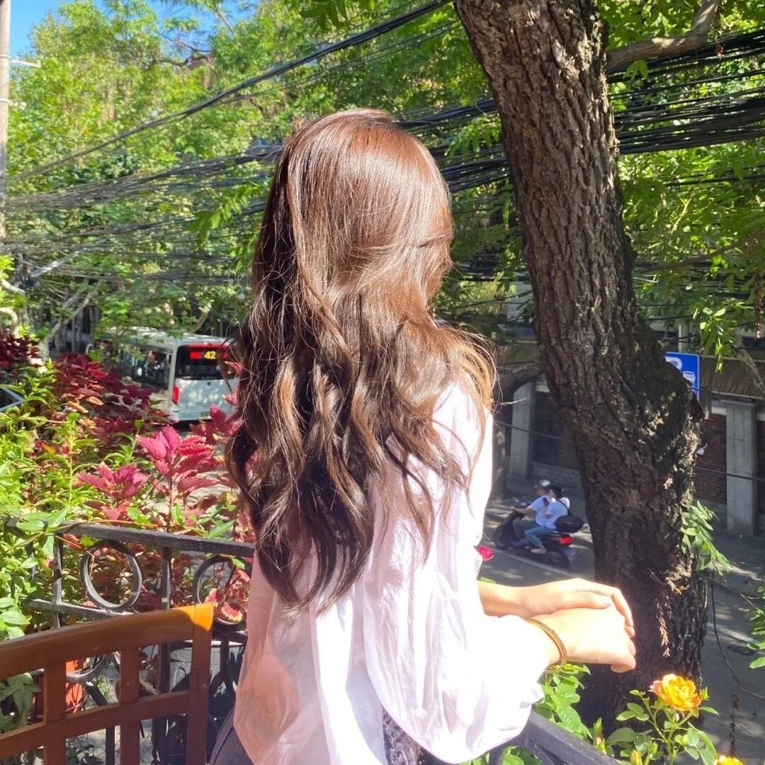 她爱